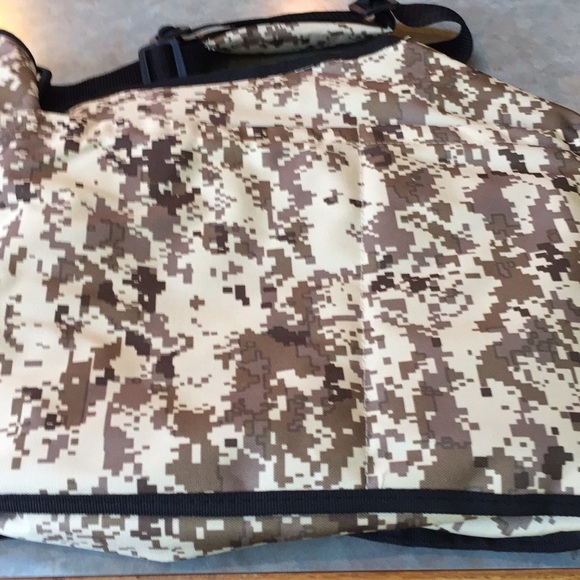 Soho design Ellie & Luke camouflage diaper bag - Picture 3 of 7